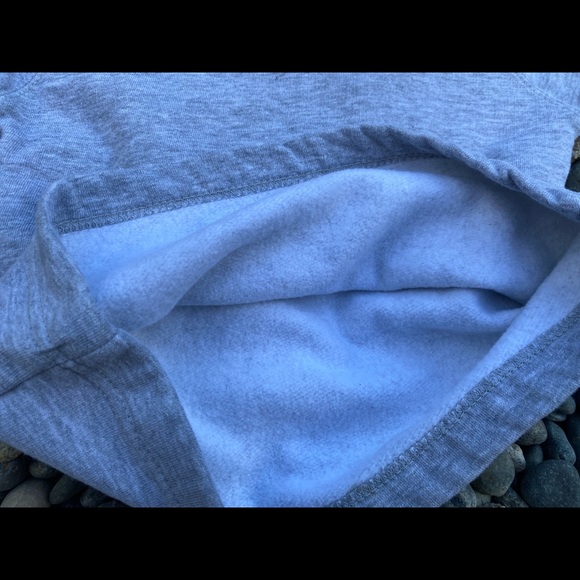 Vancouver Canucks Sweatshirt - Picture 4 of 7